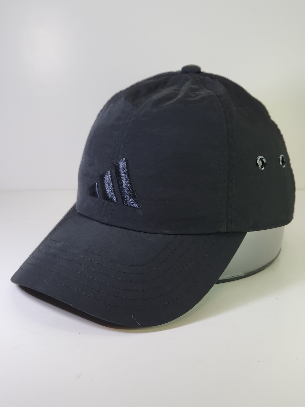 Adidad Aeroready Black Baseball Cap with Three-Stripe Logo